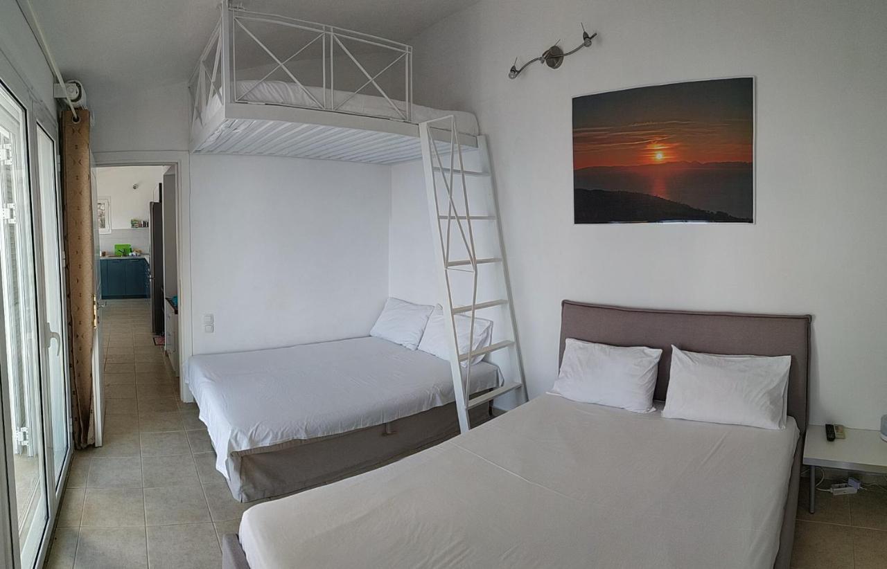 Infinity Blue Suite Saronida Екстер'єр фото